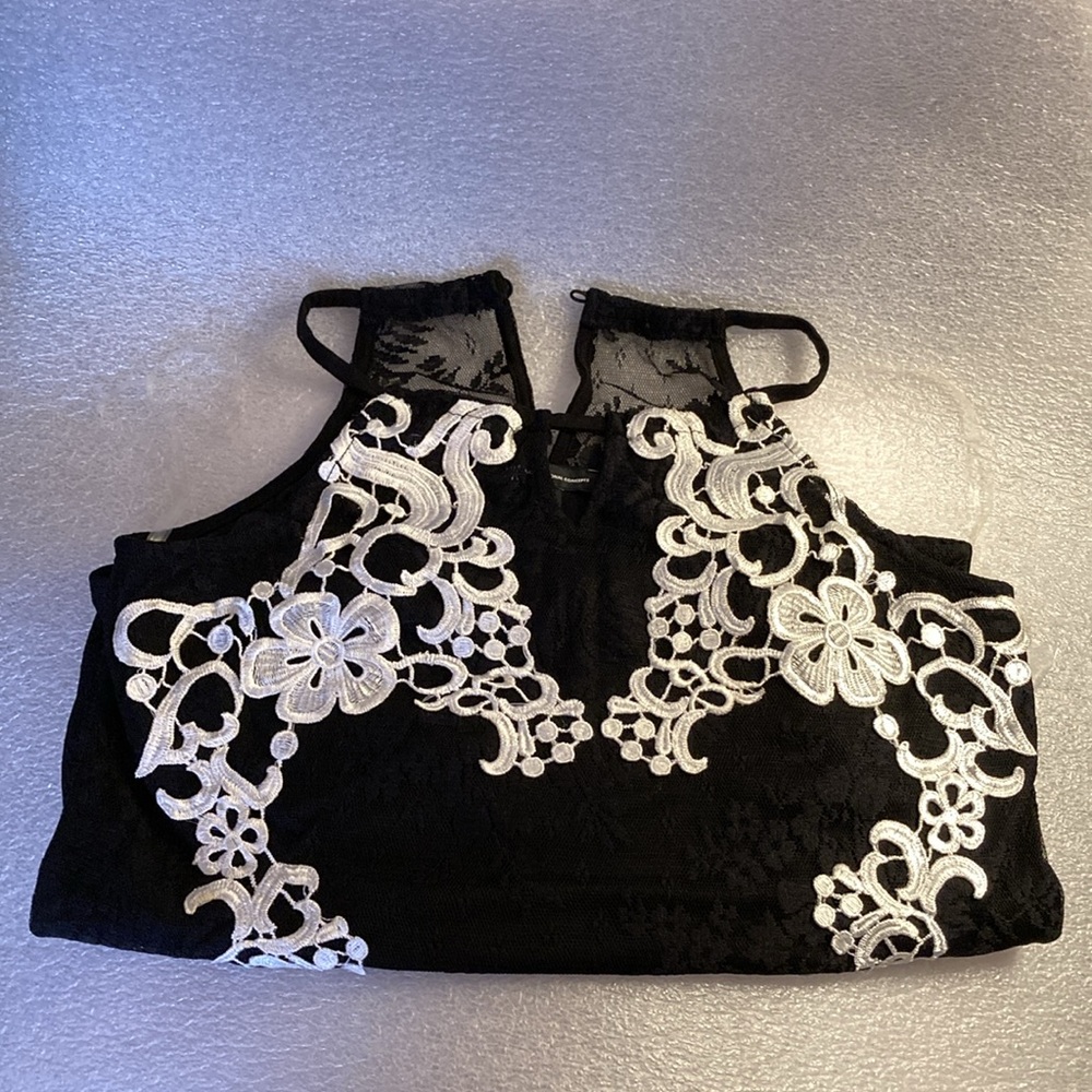 NWT - I.N.C. International Concepts Black Lace Sleeveless Halter Blouse - Sz PM - Picture 3 of 16